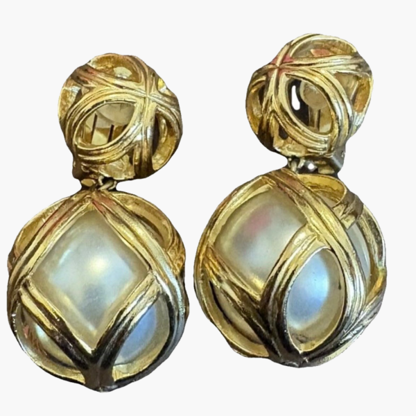 Christian Dior Pearl earrings